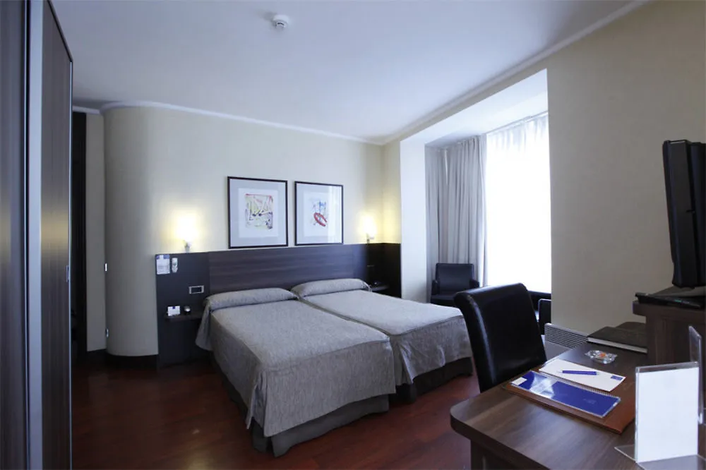 Hotel Yoldi Pamplona 3*,